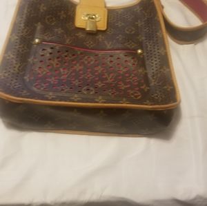Ladies Louis Vuitton Purse